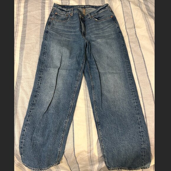 American Eagle High-Waisted Blue Jeans - Picture 1 of 2